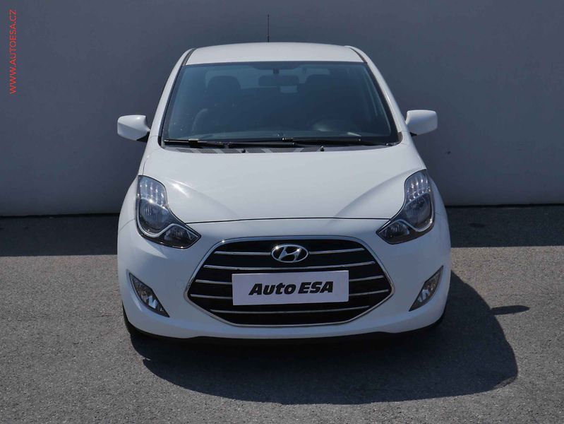 Hyundai ix20 (2019) 1.6CVVT, ČR, AC - fotka 2 z 16