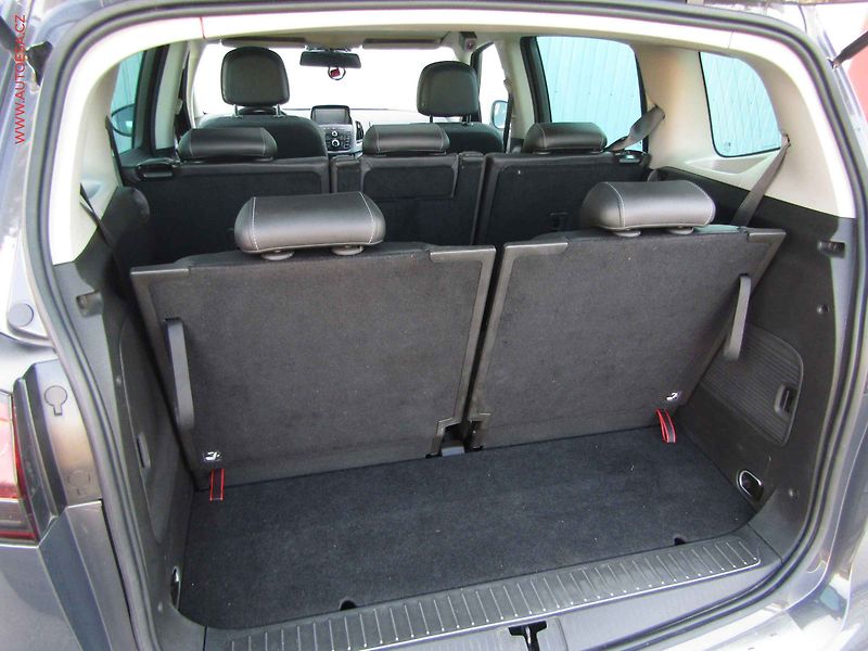 Opel Zafira (2014) 2.0 CDTi BITURBO Tourer - fotka 12 z 24