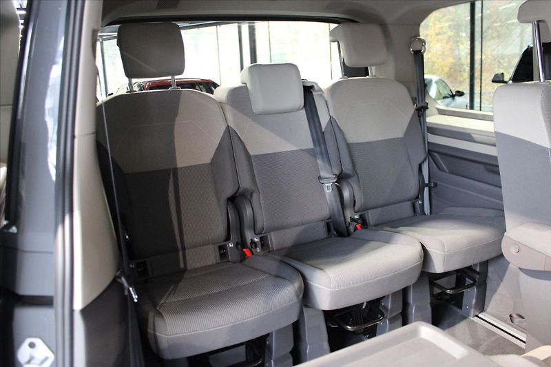 Volkswagen Multivan T7 TDi DSG Edition ACC/NezTop/ - fotka 30 z 36