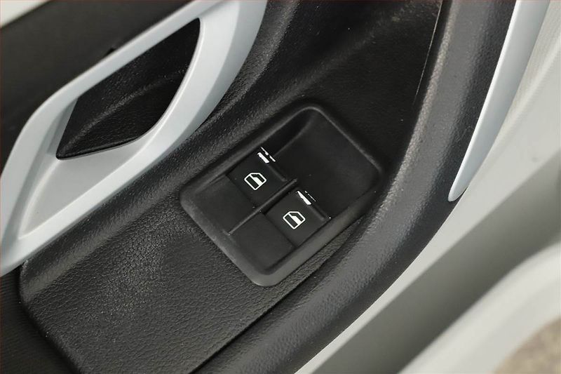 Škoda Fabia (2008) Ambition 1.2 12V, nová STK - fotka 9 z 11