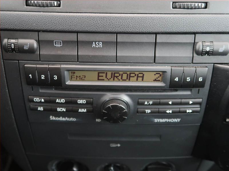 Škoda Fabia (2006) Elegance 1.2 12V, Serv.kniha - fotka 13 z 19