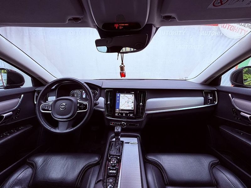 Volvo S90 D5 AWD Inscription Aut., ČR - fotka 18 z 32