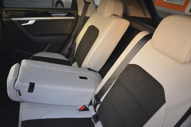 Volkswagen Touareg (2020) 3.0 TDi 200kW 4x4 / ČR / TAŽNÉ - fotka 19 z 44