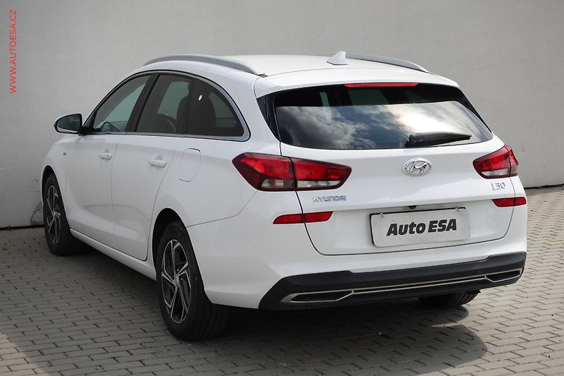 Hyundai i30 (2021) 1.5 T-GDi 48V, Smart - fotka 4 z 24