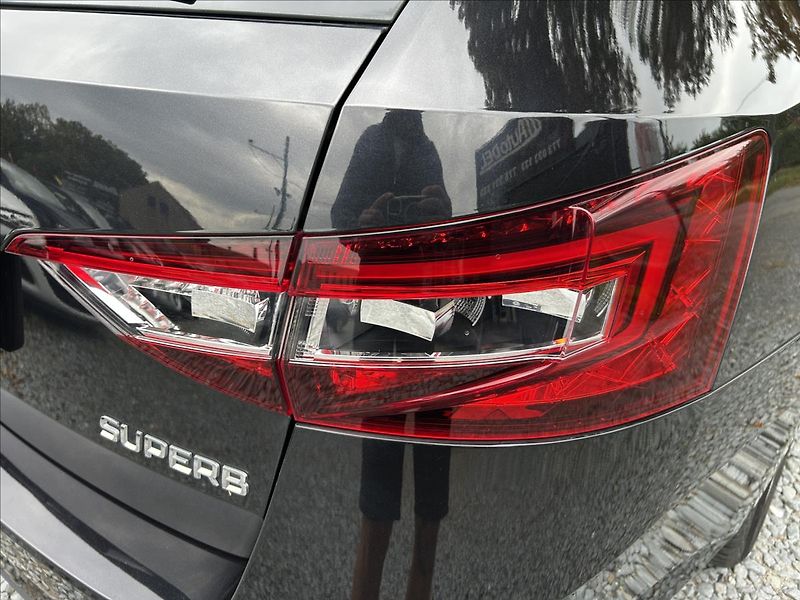 Škoda Superb 2,0 TDi DSG  BIXEN NAVI 1xMaji - fotka 39 z 50