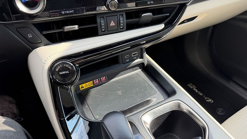 Lexus NX 350h 350H 2,5 HEV PRESTIGE - fotka 6 z 26