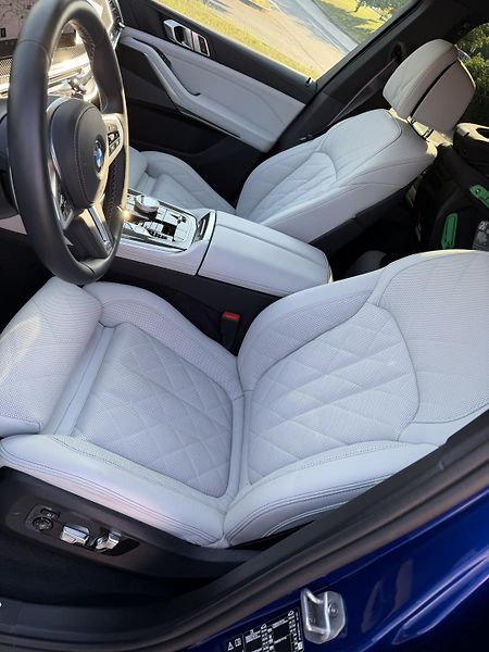 BMW X5 (2025) BMW X5 M60i xDrive - fotka 5 z 21
