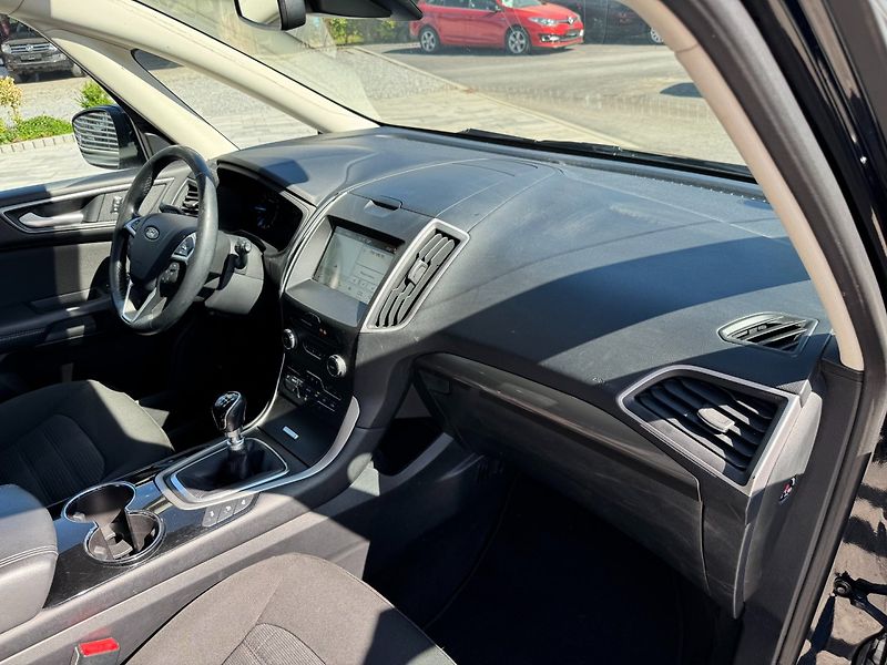 Ford Galaxy (2016) 2.0 TDCi 110 KW 7 Míst Man. - fotka 28 z 30