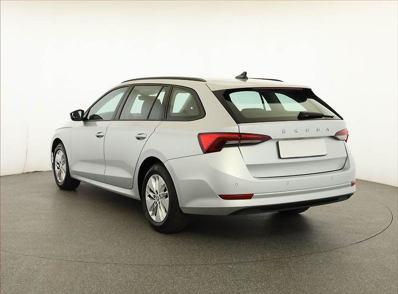 Škoda Octavia (2023) Ambition 2.0 TDI, ČR,1.maj - fotka 4 z 19