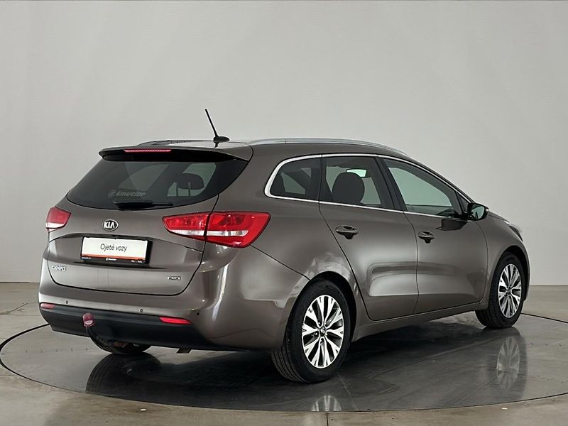 Kia Ceed Exclusive DCT - fotka 2 z 27