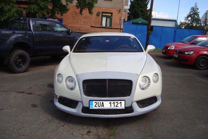 Bentley Continental GT (2013) V8 Twin Turbo - fotka 2 z 40