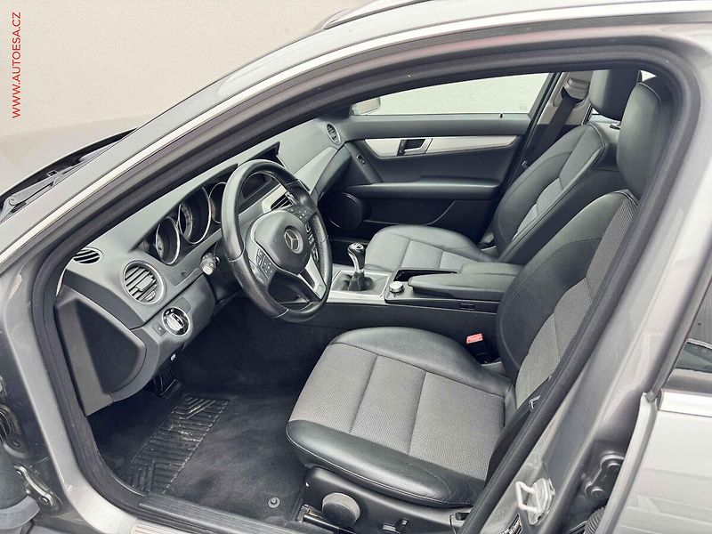 Mercedes-Benz Třídy C (2013) 1.8CGi C200, Avantgarde - fotka 10 z 16