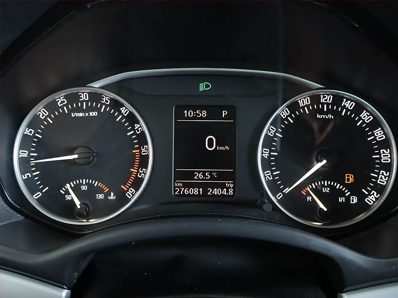 Škoda Octavia (2011) Scout 2.0 TDI, 4X4, Automat - fotka 11 z 21