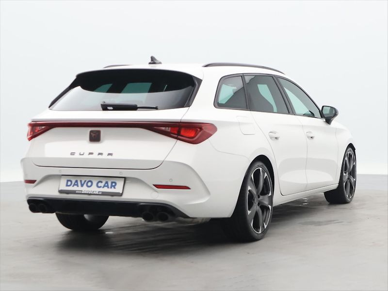 Cupra Leon 2,0 TSI 221kW DSG VZ DPH - fotka 7 z 31