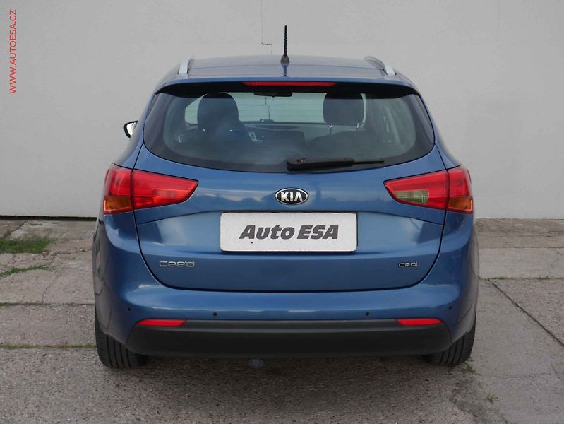 Kia Ceed (2014) 1.6 CRDi, AC, temp - fotka 5 z 17