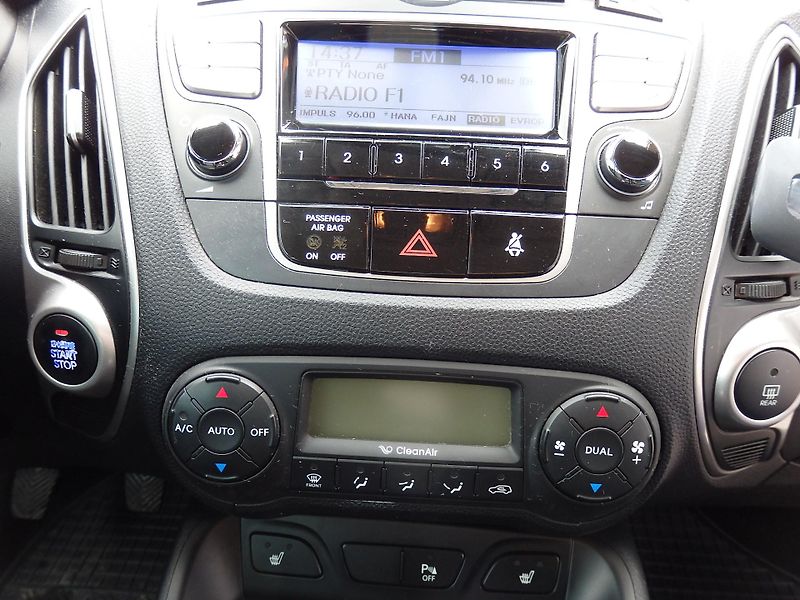 Hyundai ix35 2.0 16V DIGI. KLIMA,4X4, ZÁVĚS - fotka 13 z 16