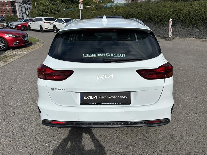 Kia Ceed 1,0 TGDi SPIN ZÁRUKA CARPLAY - fotka 4 z 36