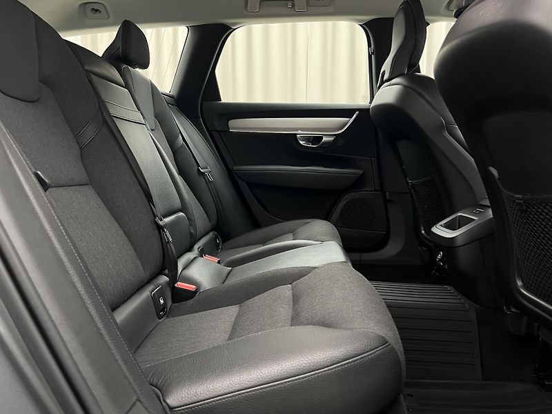 Volvo V90 CC D4 POLESTAR AWD AUT - fotka 19 z 44