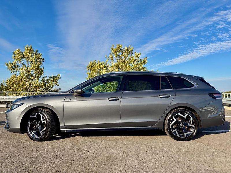 Volkswagen Passat (2025) R-Line DSG masáže MATRIX ACC  - fotka 6 z 57