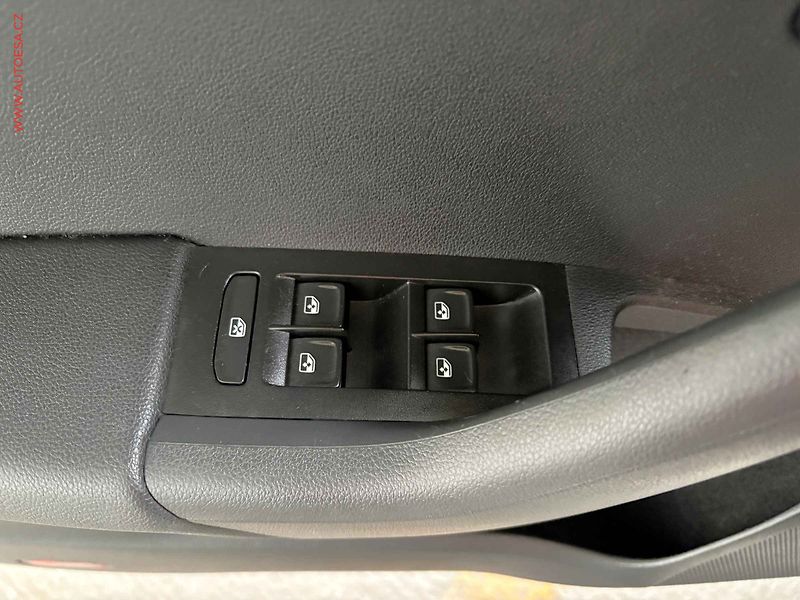Škoda Octavia (2018) 1.6TDi, ČR, Ambition, LED - fotka 12 z 14