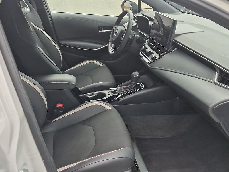 Toyota Corolla GR SPORT Dynamic 2.0 hybrid - fotka 10 z 25