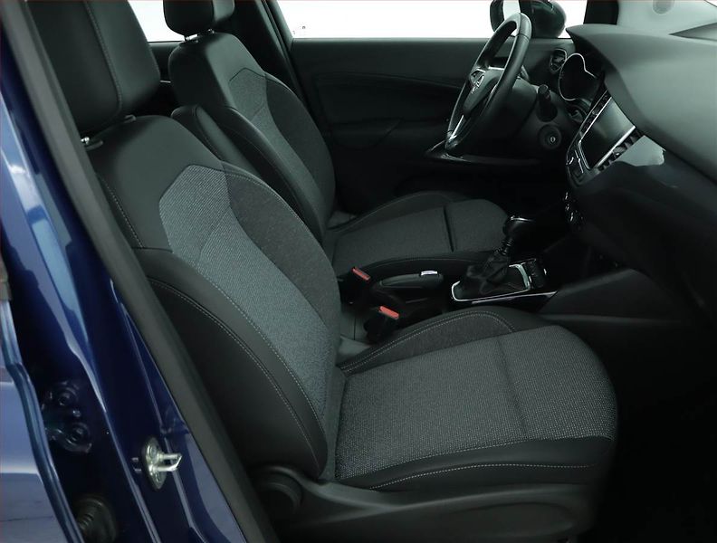 Opel Crossland X (2022) Elegance 1.2 Turbo, Serv.kniha - fotka 9 z 15