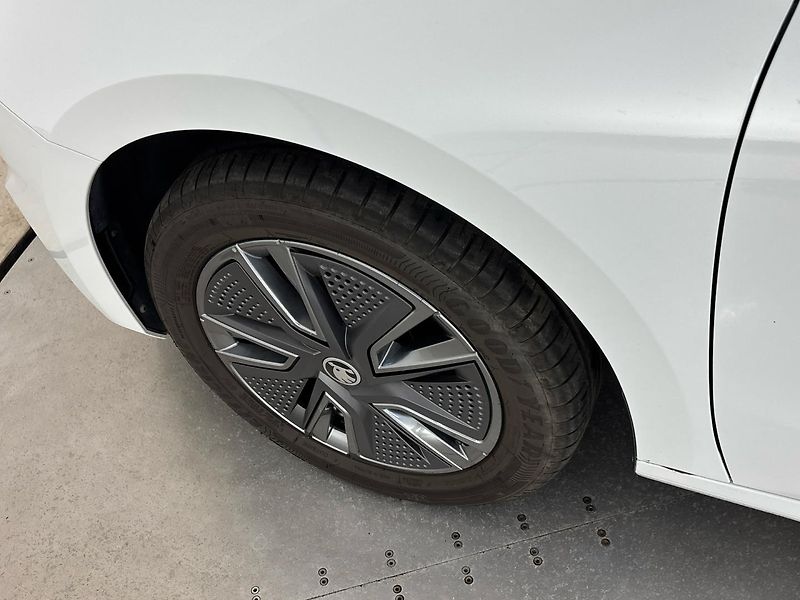 Škoda Fabia Top Selection + zimní kola - fotka 27 z 28