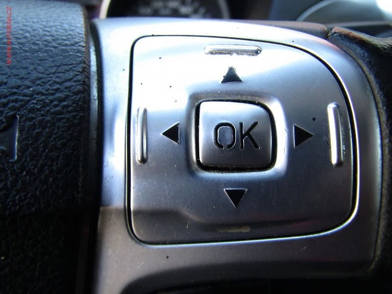 Ford S-MAX (2006) 2.0 TDCi, AC, kůže - fotka 14 z 19