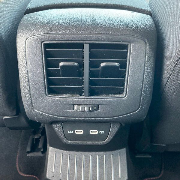 Volkswagen T-Roc (2022) 2.0 TDI DSG Sport - fotka 31 z 31