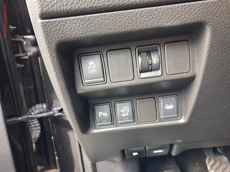Nissan Qashqai (2014) 1.2 DiG-T, Acenta, navi - fotka 15 z 17