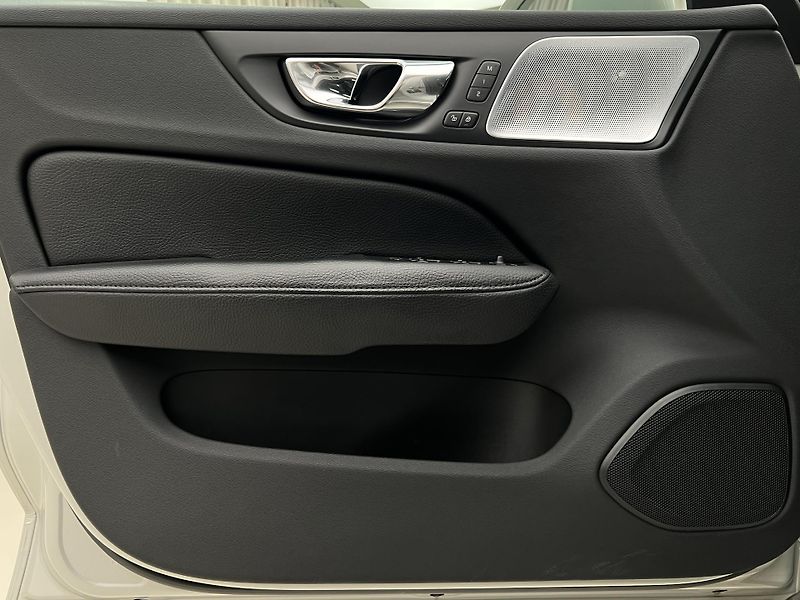 Volvo V60 T5 INSCRIPTION AUT - fotka 7 z 46