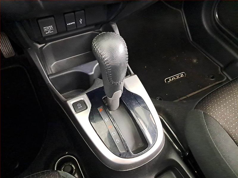 Honda Jazz (2017) 1.3 i-VTEC, Automat - fotka 13 z 18