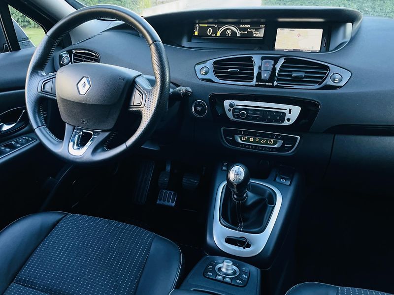 Renault Grand Scénic 1.6dCi MANUÁL KAMERA SERVISKA - fotka 25 z 47