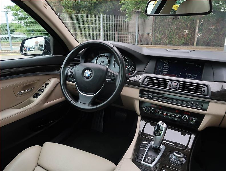 BMW Řada 5 (2013) 525d xDrive, 4X4, Automat - fotka 7 z 26