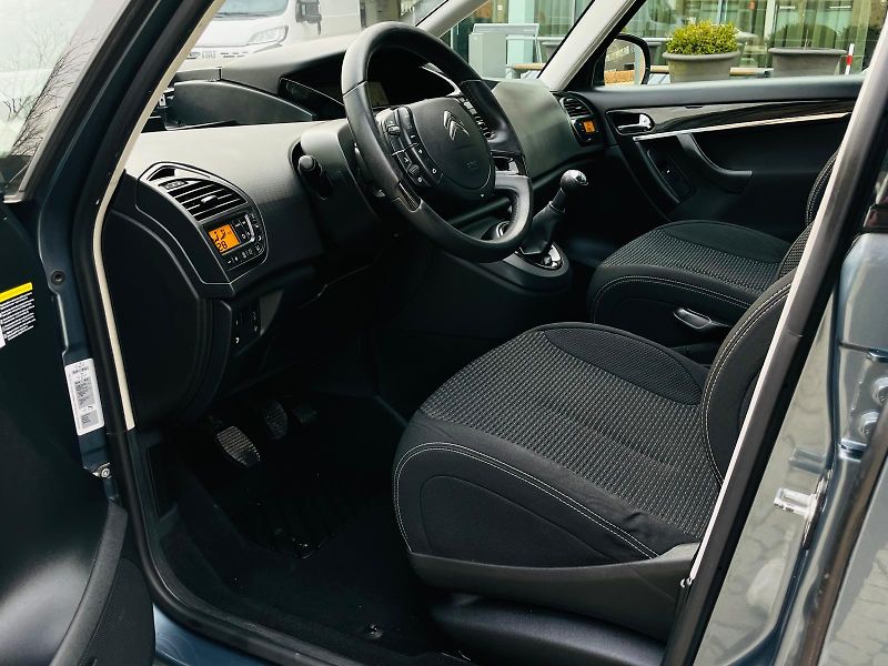 Citroën C4 Picasso 1.6i 88KW MANUÁL LED SENZORY - fotka 27 z 44