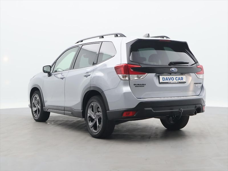 Subaru Forester 2,0 e-BOXER CVT Executive CZ - fotka 5 z 26
