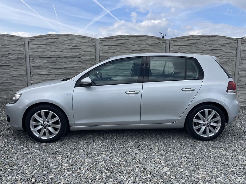 Volkswagen Golf 1.6TDi 105PS  6 HIGHLINE TOP!! - fotka 5 z 176