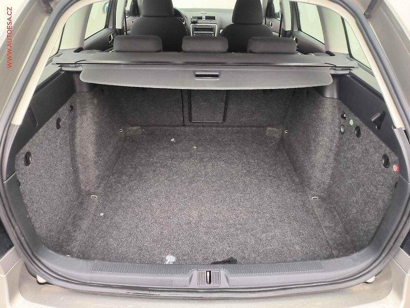 Škoda Octavia (2012) 2.0 TDi, ČR, AC, TZ - fotka 7 z 16
