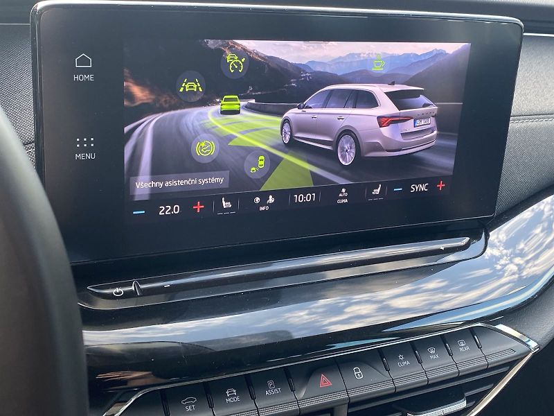 Škoda Octavia (2022) Combi 2.0 TDI 4x4 DSG Style+ - fotka 19 z 39