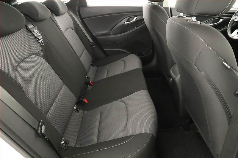 Hyundai i30 (2023) Family Comfort 1.0 T-GDI, ČR - fotka 7 z 13