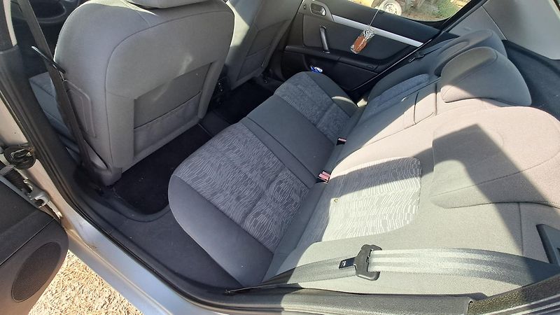Peugeot 407 1.8i Klima - fotka 11 z 23