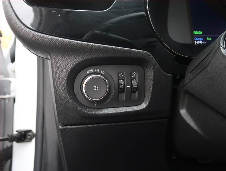 Opel Corsa (2023) Elegance 50 kWh, SoH 100% - fotka 24 z 26