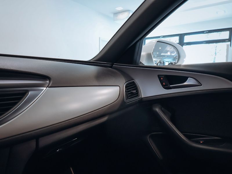 Audi A6 Avant 3.0TDI 150kw - fotka 16 z 25