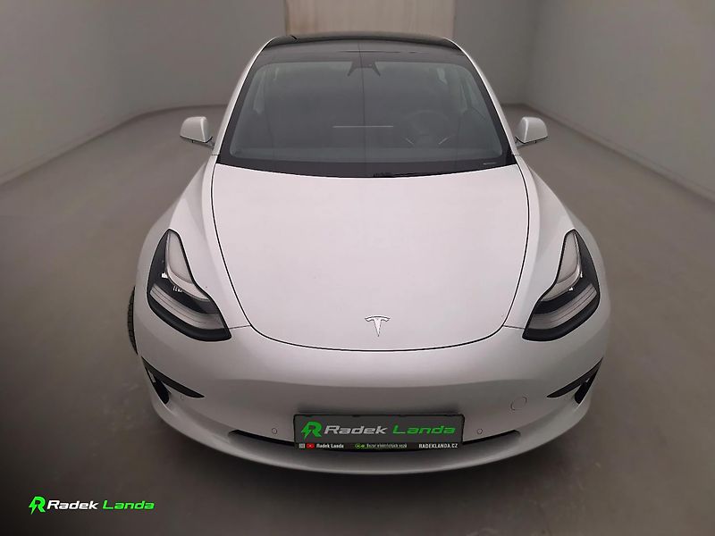 Tesla Model 3 (2020) Standard Range Plus | 225 kW - fotka 5 z 9