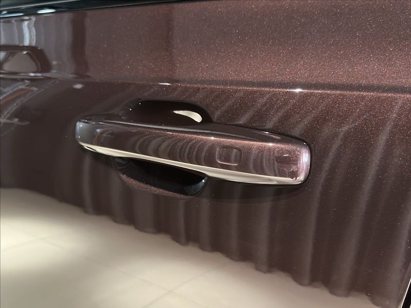 Volvo XC90 (2026) 2,0 T8  Ultra Dark - fotka 8 z 41