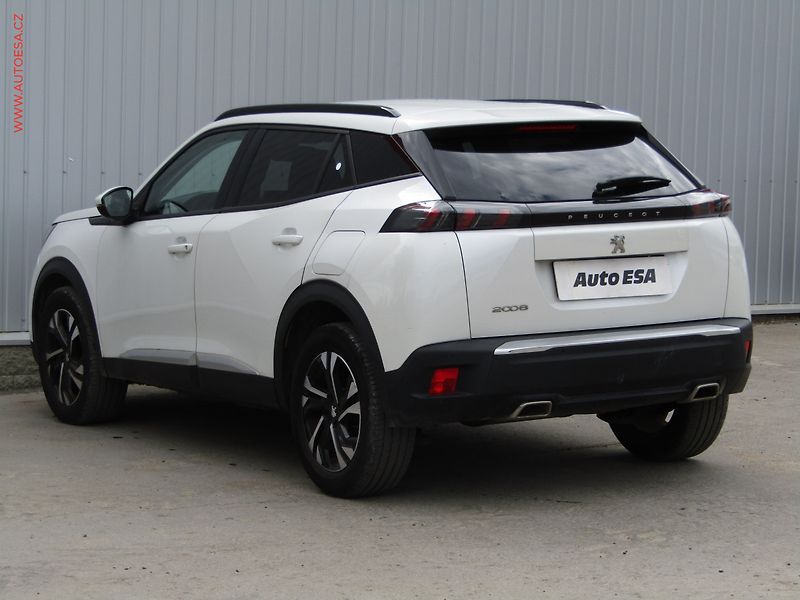 Peugeot 2008 (2021) 1.2PT, Allure - fotka 6 z 22