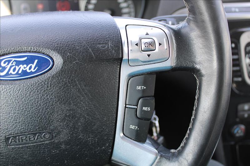 Ford S-MAX 2,0 TDCi  SERVISKA, AUTOMAT - fotka 17 z 31