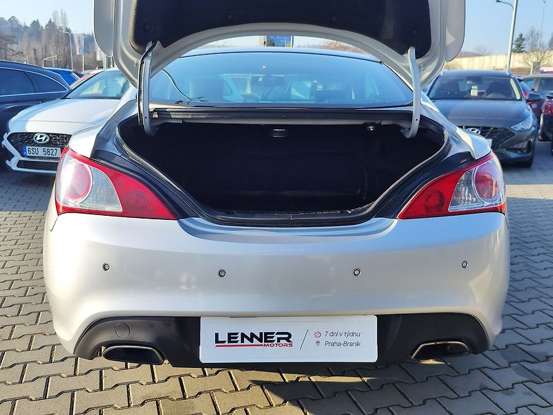 Hyundai Genesis 3.8 V6/223kW Coupe 6AT - fotka 9 z 35