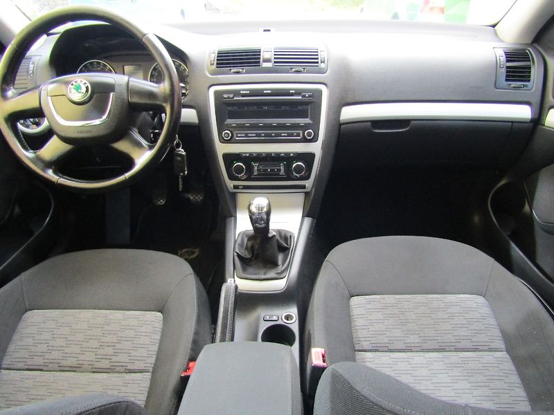 Škoda Octavia (2009) 1.9 TDI 77kW BXE BEZ DPF - fotka 15 z 36