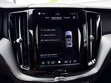 Volvo XC60 B5 AWD (benzín) // PLUS DARK - náhled 40